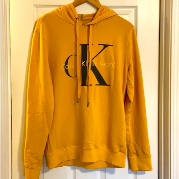Calvin Klein sweatshirt. Urban Outfitters - Picture 1 of 3